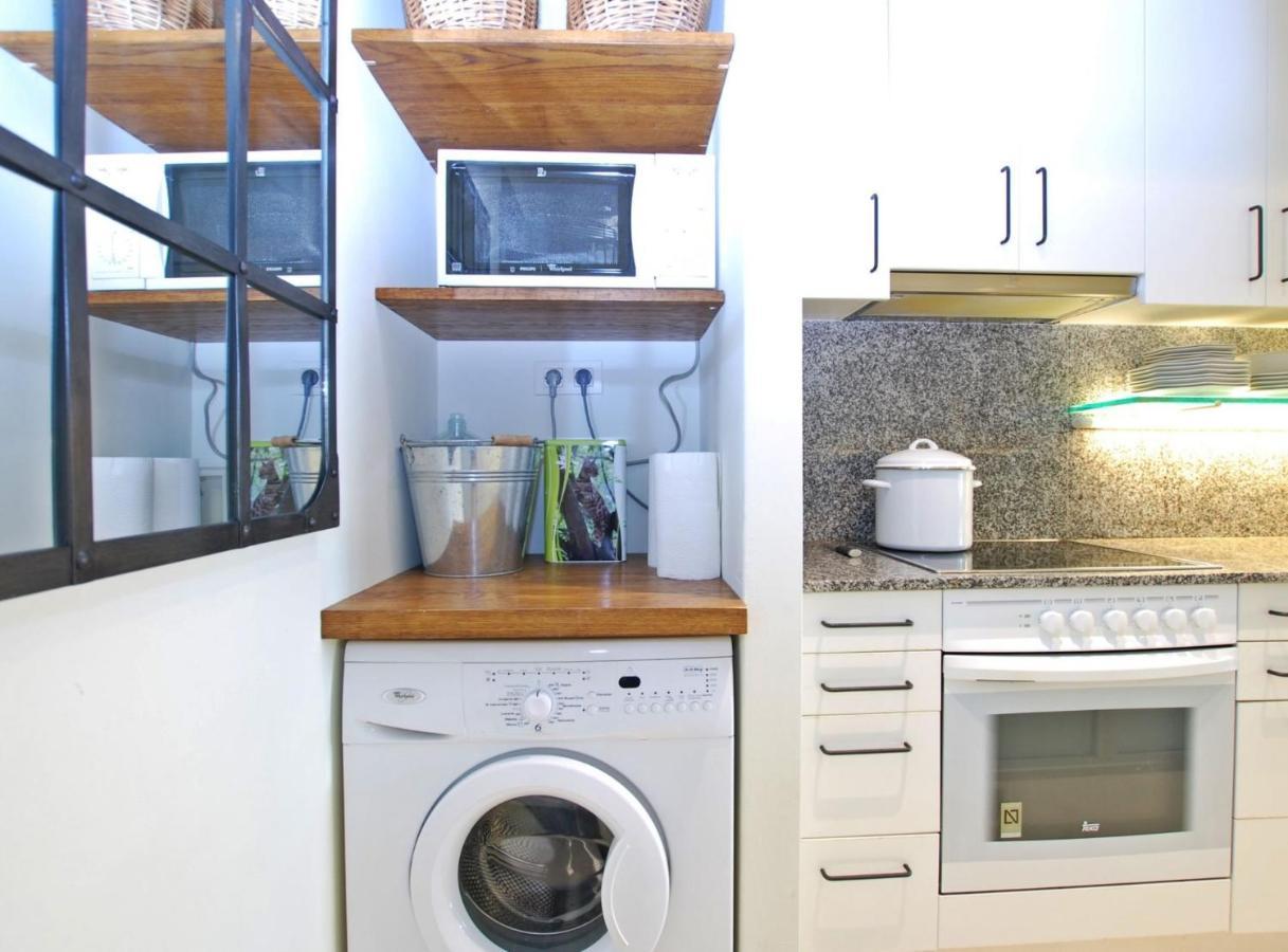 Appartamento Blue Fridge Apartmen - Blue Fridge Apartmen - Ideal For Couples, Near Beach And Well Connected Vilassar De Mar Esterno foto