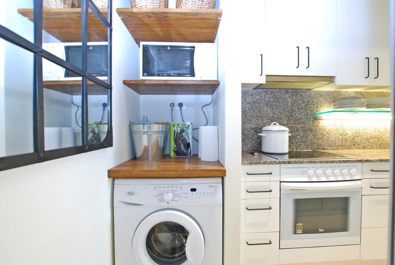 Appartamento Blue Fridge Apartmen - Blue Fridge Apartmen - Ideal For Couples, Near Beach And Well Connected Vilassar De Mar Esterno foto