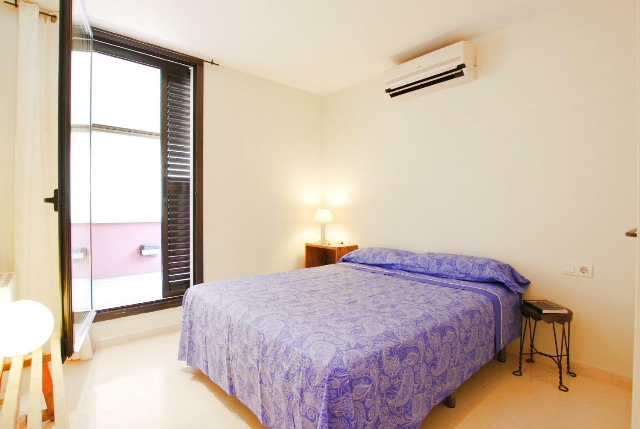 Appartamento Blue Fridge Apartmen - Blue Fridge Apartmen - Ideal For Couples, Near Beach And Well Connected Vilassar De Mar Esterno foto