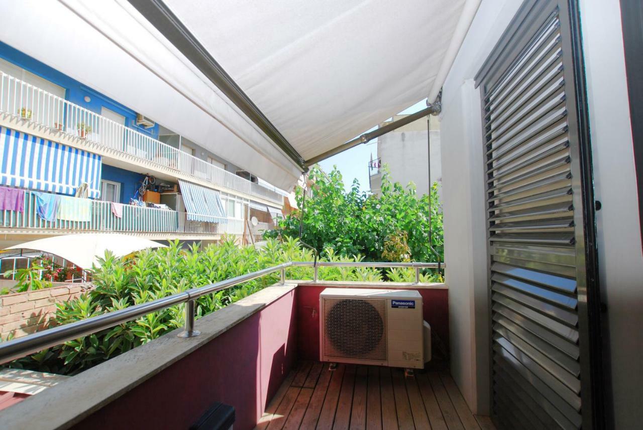 Appartamento Blue Fridge Apartmen - Blue Fridge Apartmen - Ideal For Couples, Near Beach And Well Connected Vilassar De Mar Esterno foto